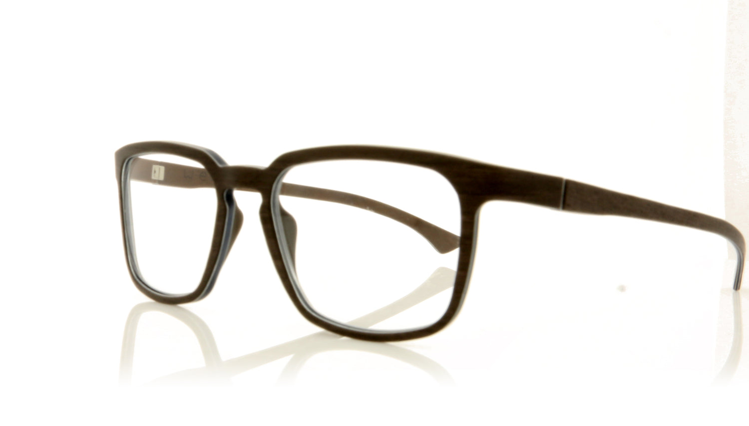 W-eye Alpha 14 M4 LO4 Blue Smoked Cherry Glasses - Angle